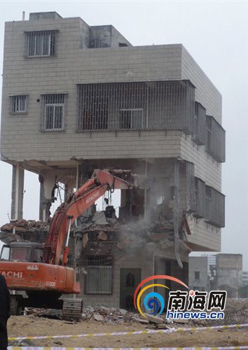 海口旧城改造 最牛“钉子户” 被依法拆除