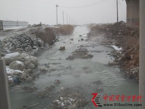 �й����������У����ߴ�ˮ��Ⱦ֮��