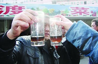 �˳�������Ա�������飬��֥������ɫ������� ��
