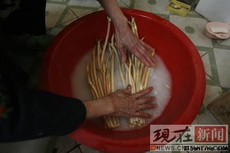 ��ͼΪ���г�����Ļư�ź��������Ư�״�����ͱ�Ϊ��ͼ��&ldquo;����&rdquo;ź����