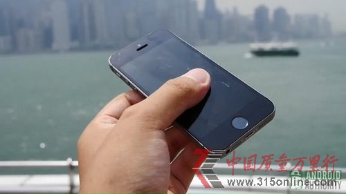苹果iPhone 5s/5c跌落测试 金属机身更坚固